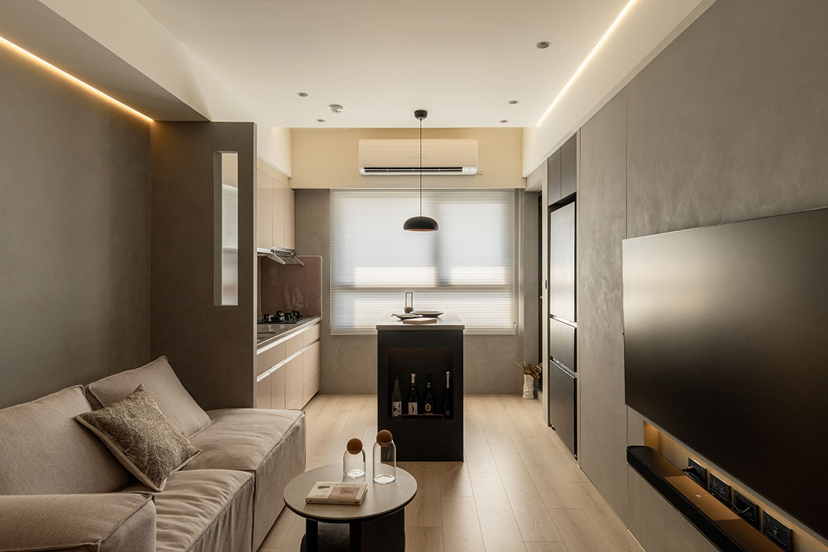 客廳看餐廳、廚房